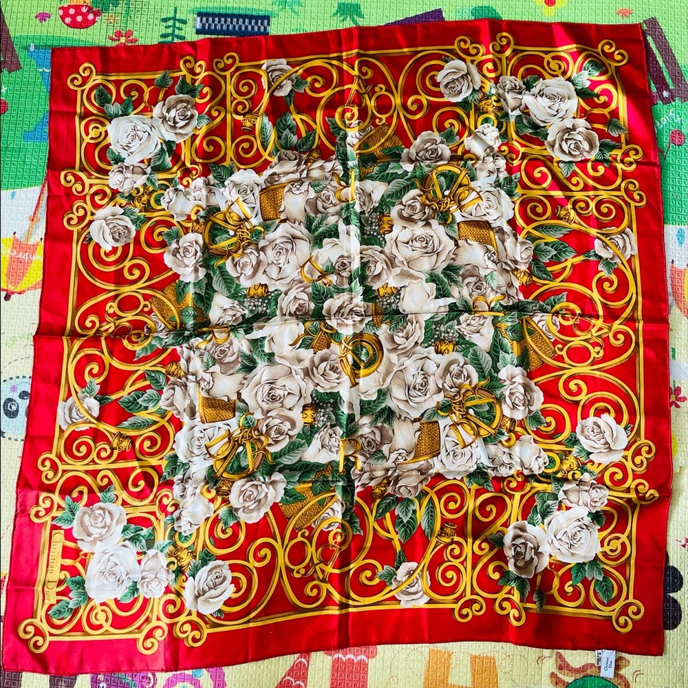 Christian Dior scarf 🧣